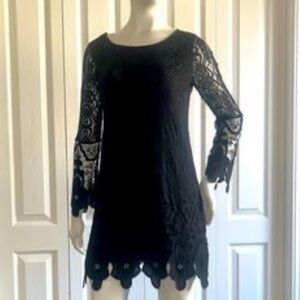 SANS SOUCI BLACK LACEY DRESS